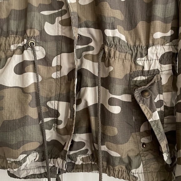 American Eagle Women's Jacket with Hood size Small - Picture 3 of 10